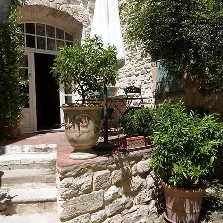 Maison D'hotes Les Remparts Bed & Breakfast *