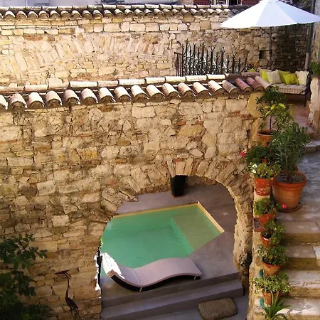 Bed & Breakfast Maison D'hotes Les Remparts